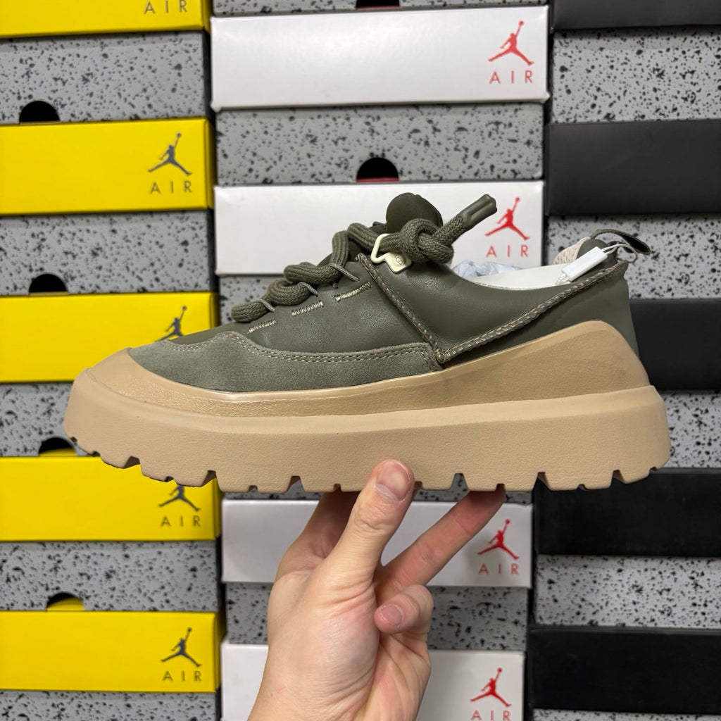 UGG Tazz Platform Sneaker – Women’s Wool-Lined Lace-Up in Olive Green