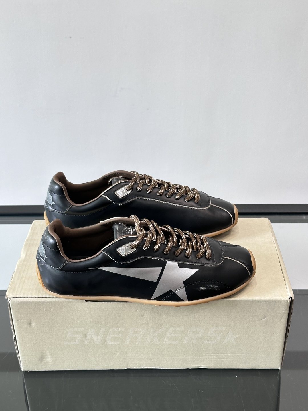Golden Goose Star Low-Top Sneakers - Gum Sole