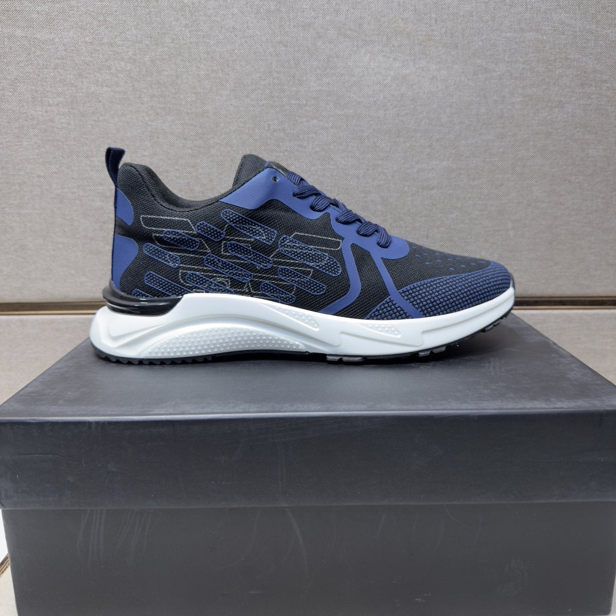 Emporio Armani Men's Low-Top Sneakers